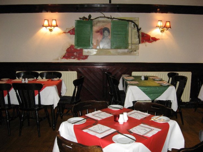 Mamma Mia Restaurant in Whitburn